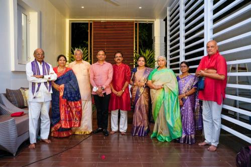 manishi-marachina-margam-029